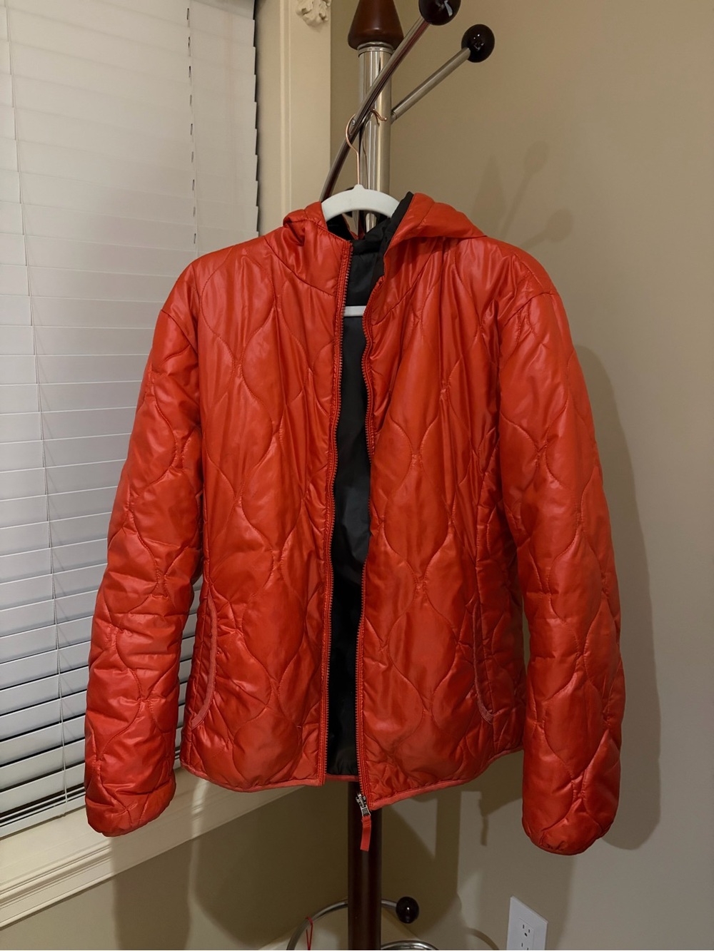 Uniqlo Men's Quilted Hooded Puffer Jacket - Red